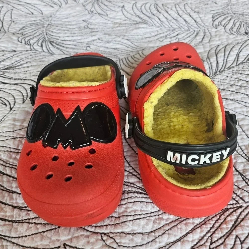 CROCS very good